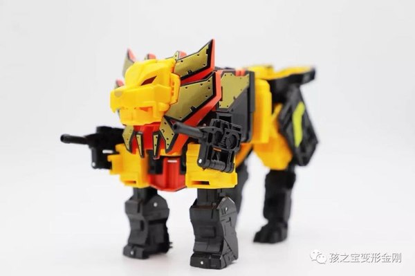 Power Of The Primes Titan Class Predaking   In Hand Images Of Individual Predacons  (22 of 28)